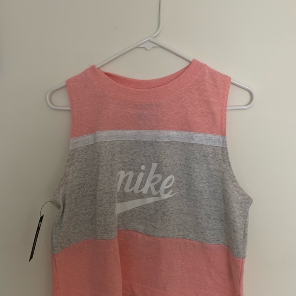 Nike Crew neck sleeveless tank top - Picture 2 of 3